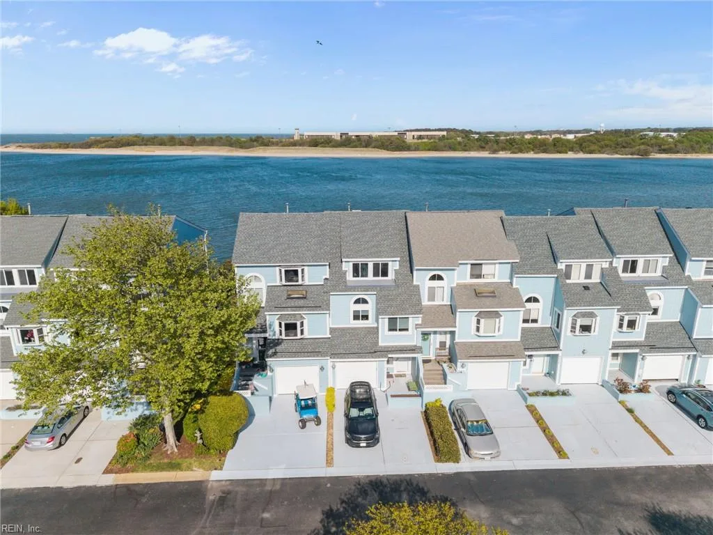9516 Bay Front DR, NORFOLK VA 23518