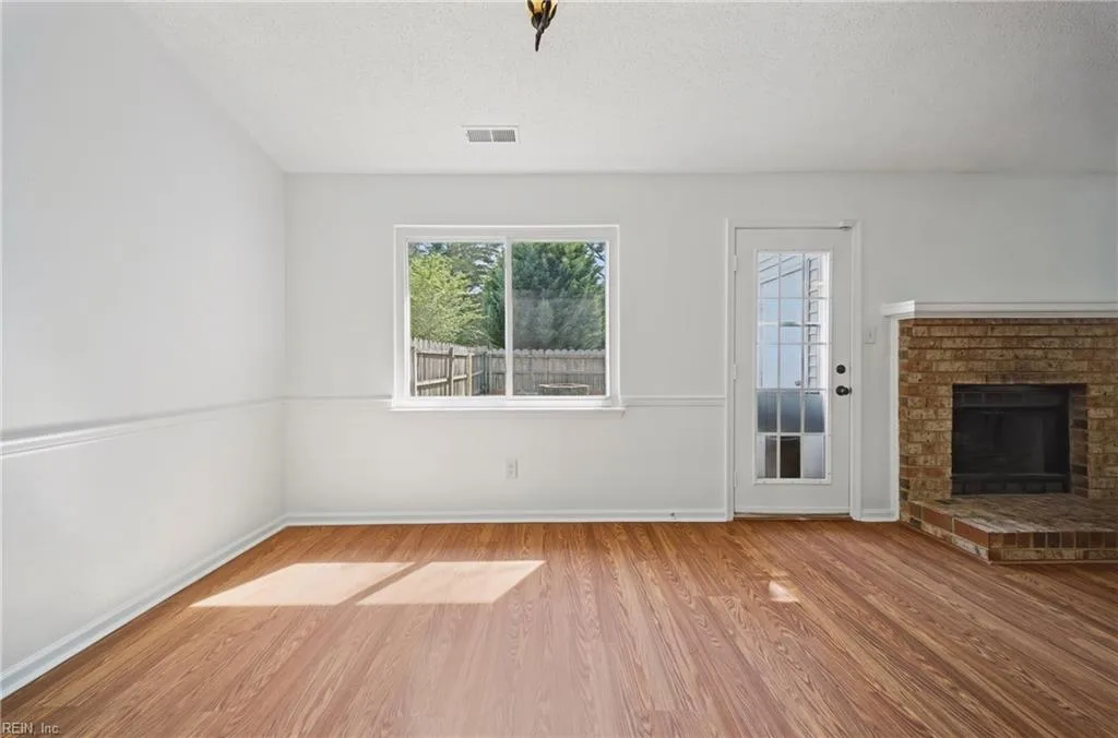 2141 Bloomsbury Ln, Virginia Beach — photo