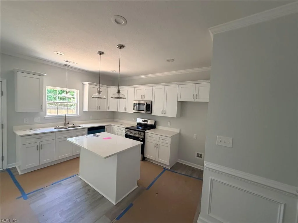 2402 Graham St, Portsmouth — photo