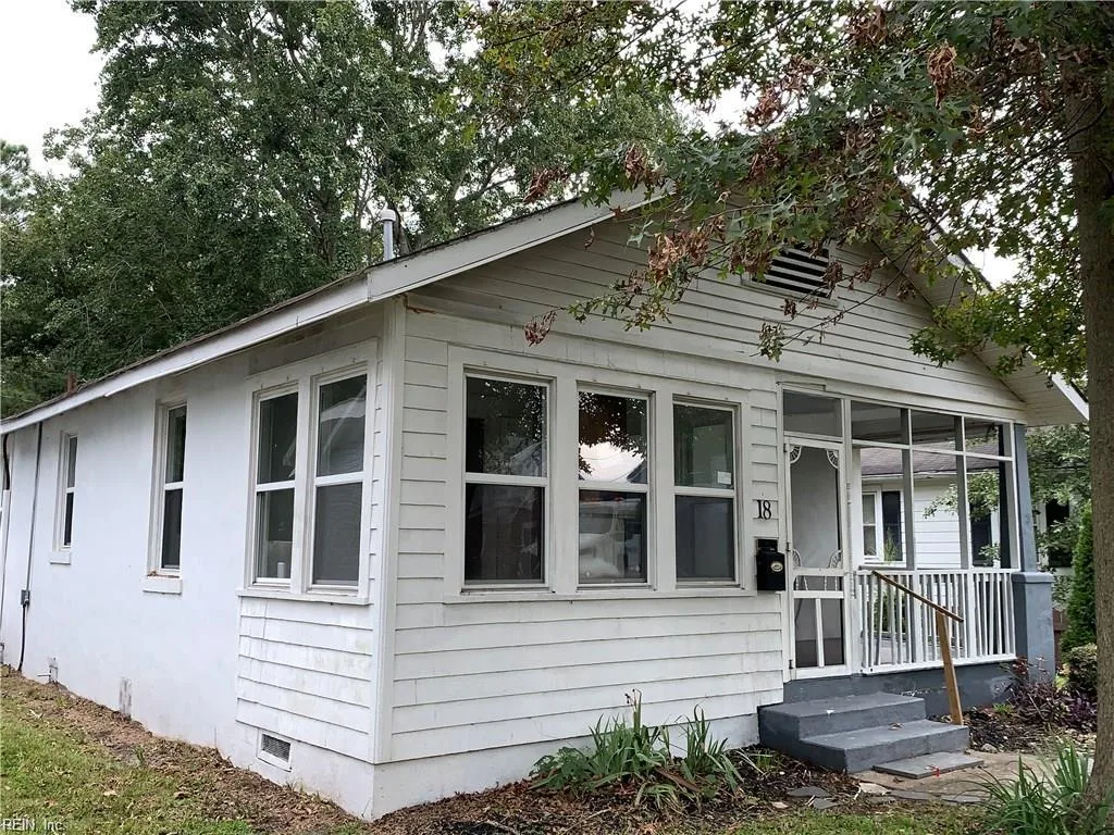 18 Dekalb AVE, PORTSMOUTH VA 23702