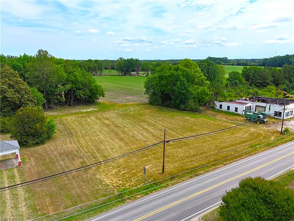 .51+Ac Colonial Trl E, Surry — photo