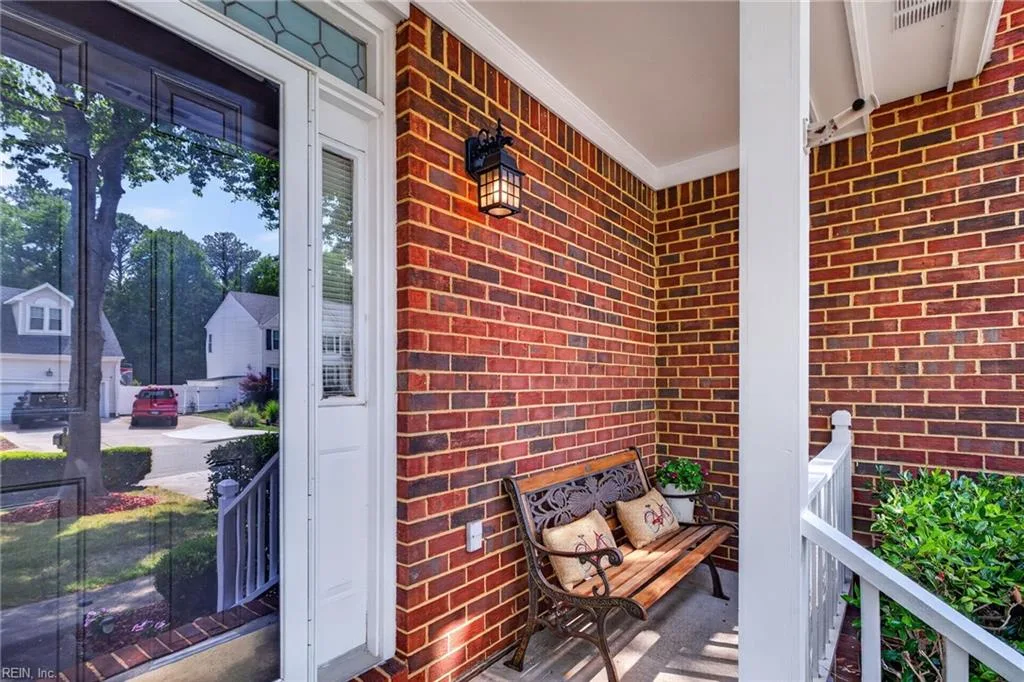 208 Robinhood Rd, Chesapeake — photo