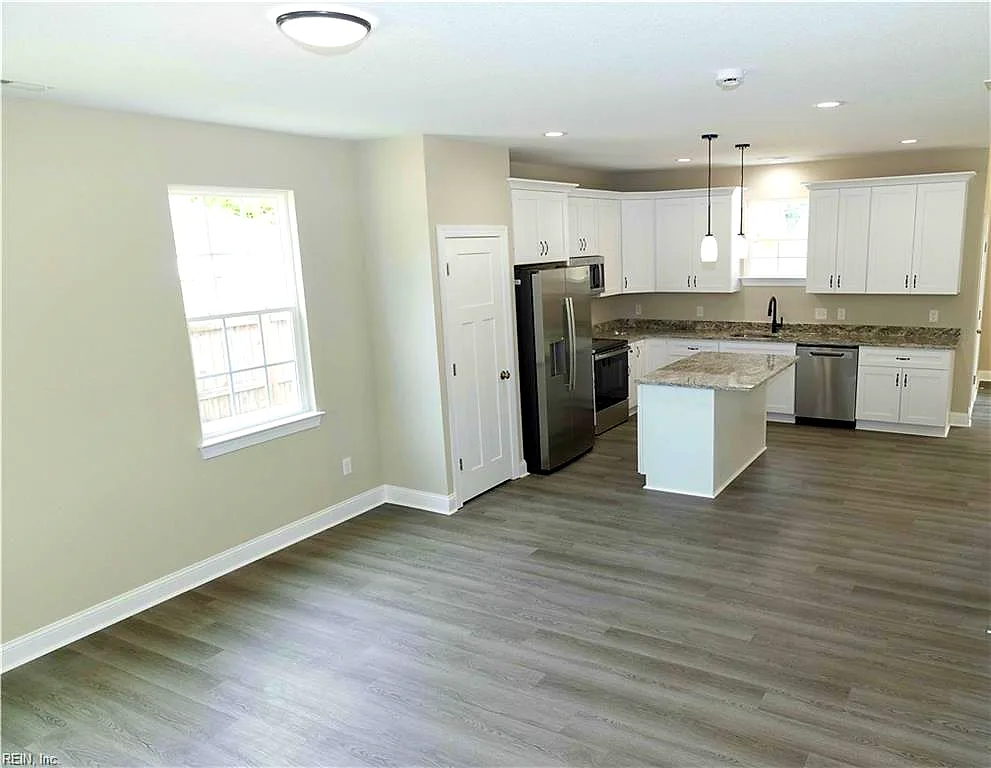5980 Curlew Dr, Norfolk — photo