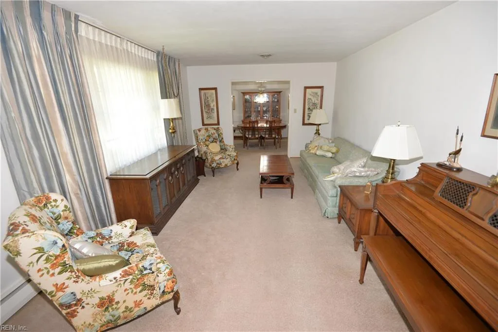 1721 N Alanton Dr, Virginia Beach — photo