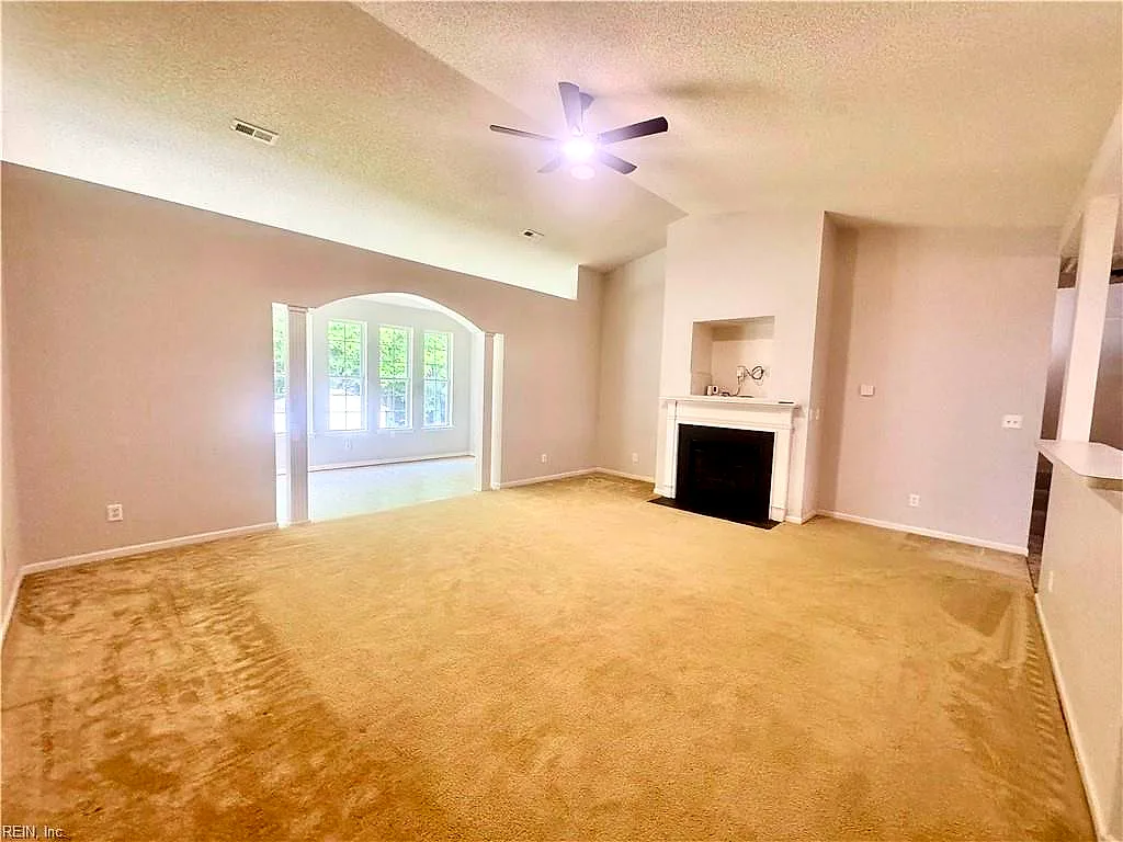 3018 Kempton Park Rd, Suffolk — photo