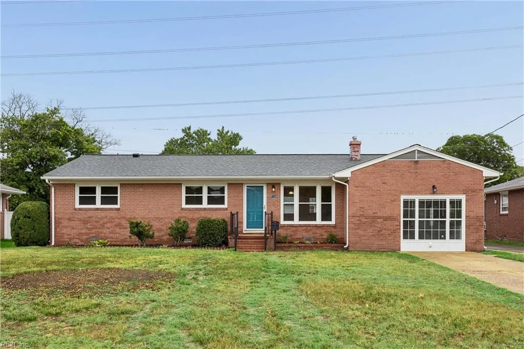 9 Calvert DR, NEWPORTNEWS VA 23601