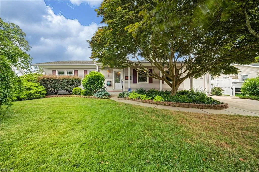 256 Hill Prince RD, VIRGINIABEACH VA 23462