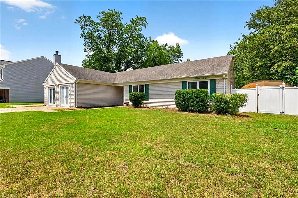 2704 Pendragon Ct, Chesapeake — photo