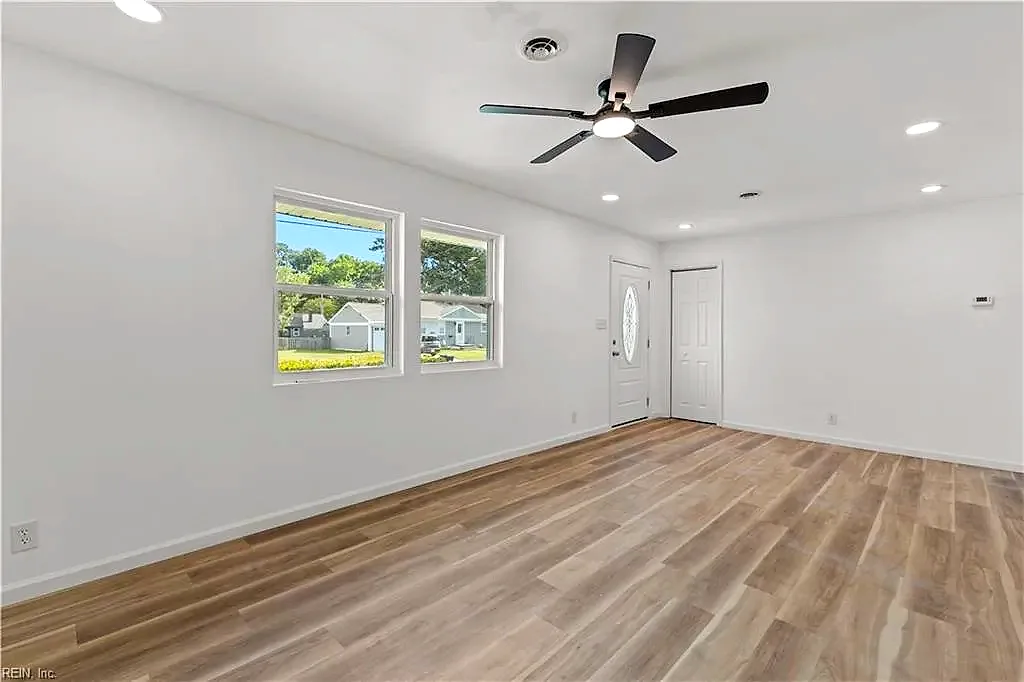 2517 Lynnriver Dr, Virginia Beach — photo