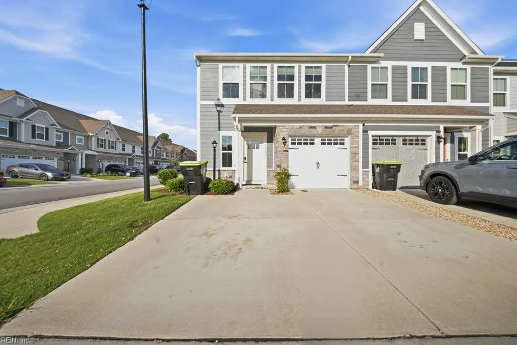 1607 Songbird LN, CHESAPEAKE VA 23323