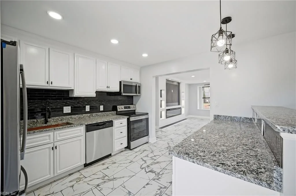 1556 Fairfax Dr, Virginia Beach — photo
