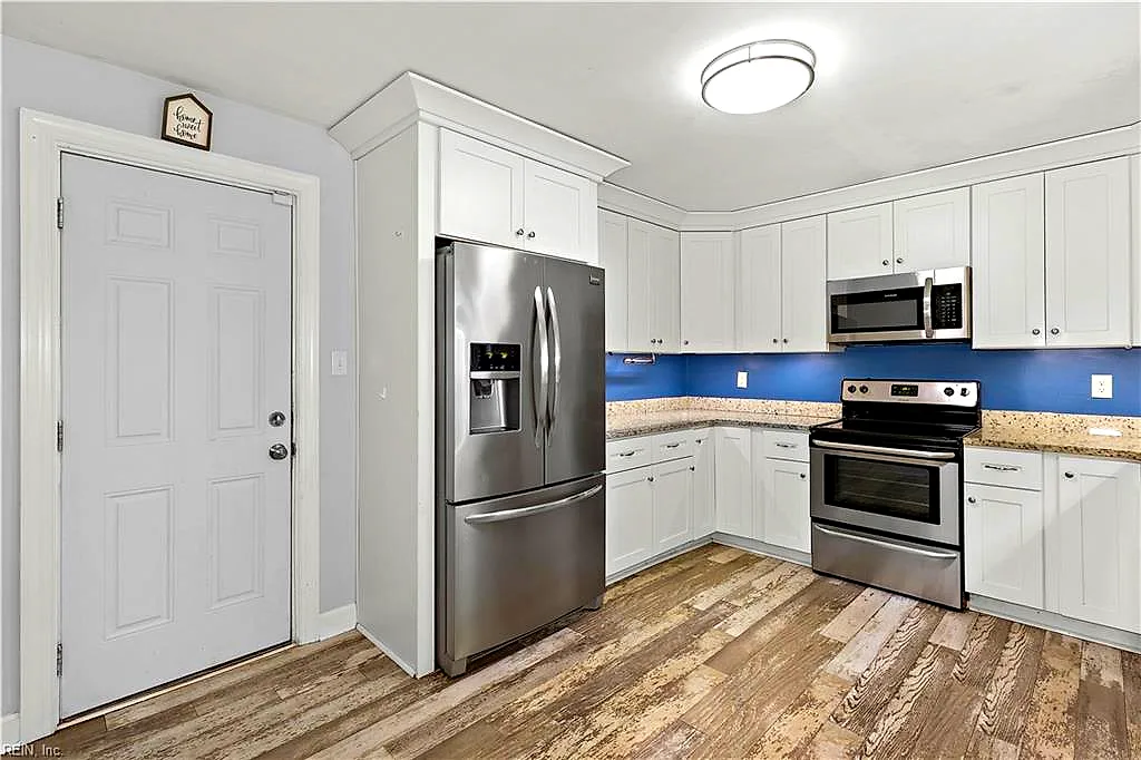 616 Elmhurst Ln, Portsmouth — photo
