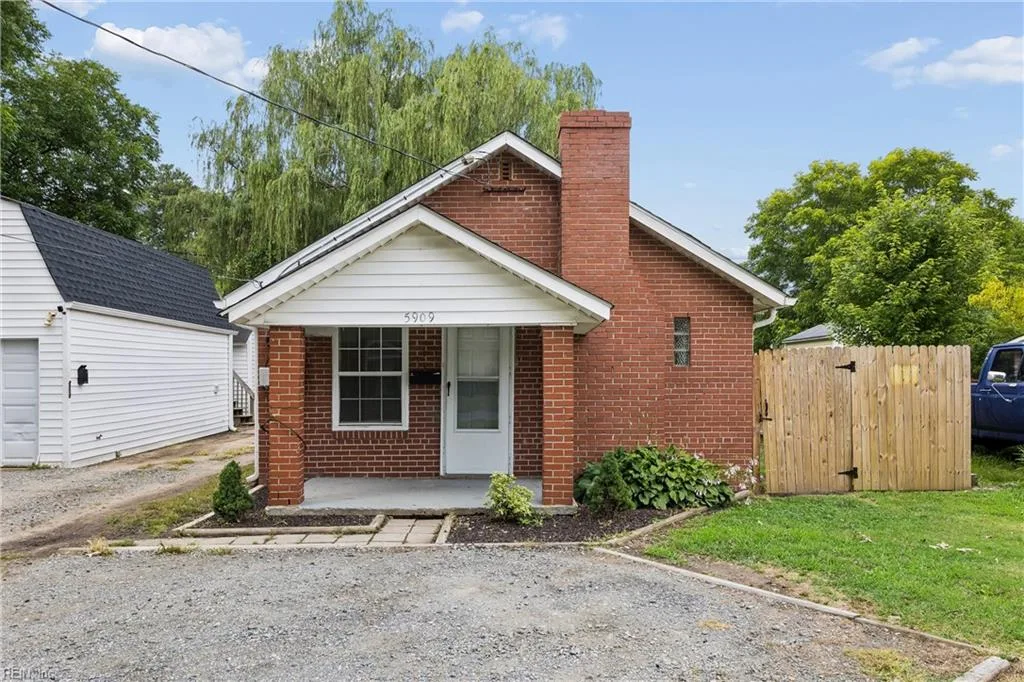 5909 Old AVE, NEWPORTNEWS VA 23605