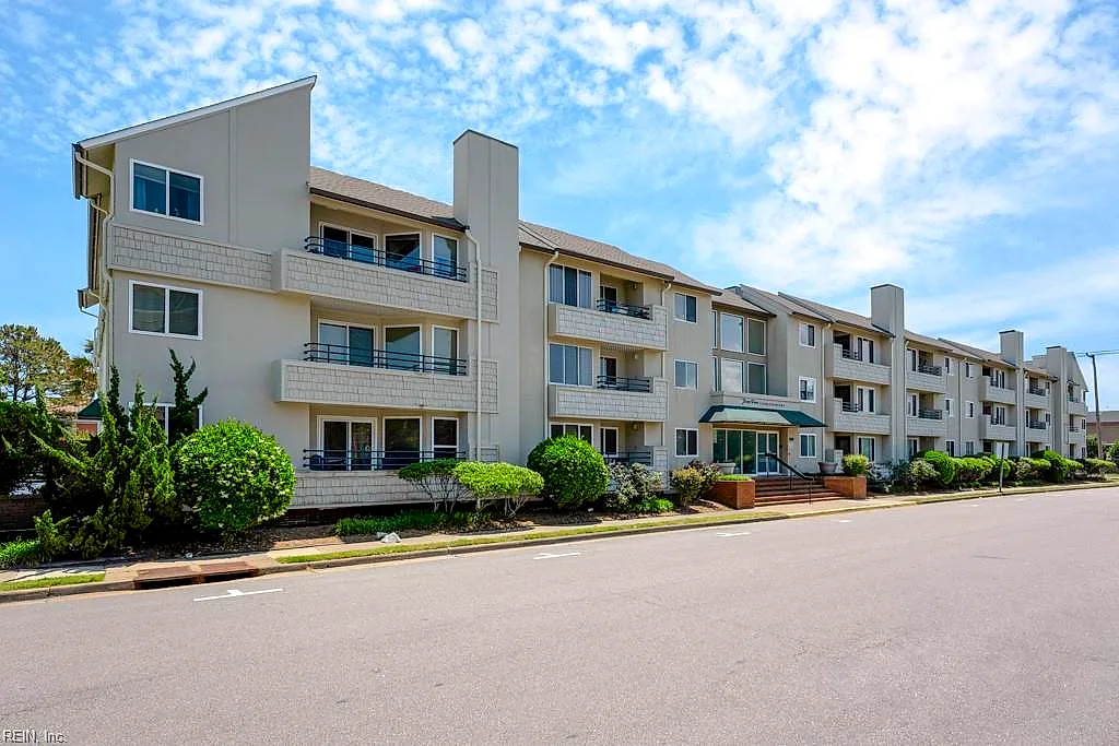 304 28th ST #110, VIRGINIA BEACH VA 23451