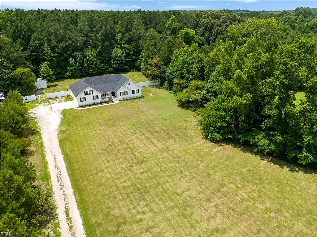 1124 Saint Brides Rd W, Chesapeake — photo