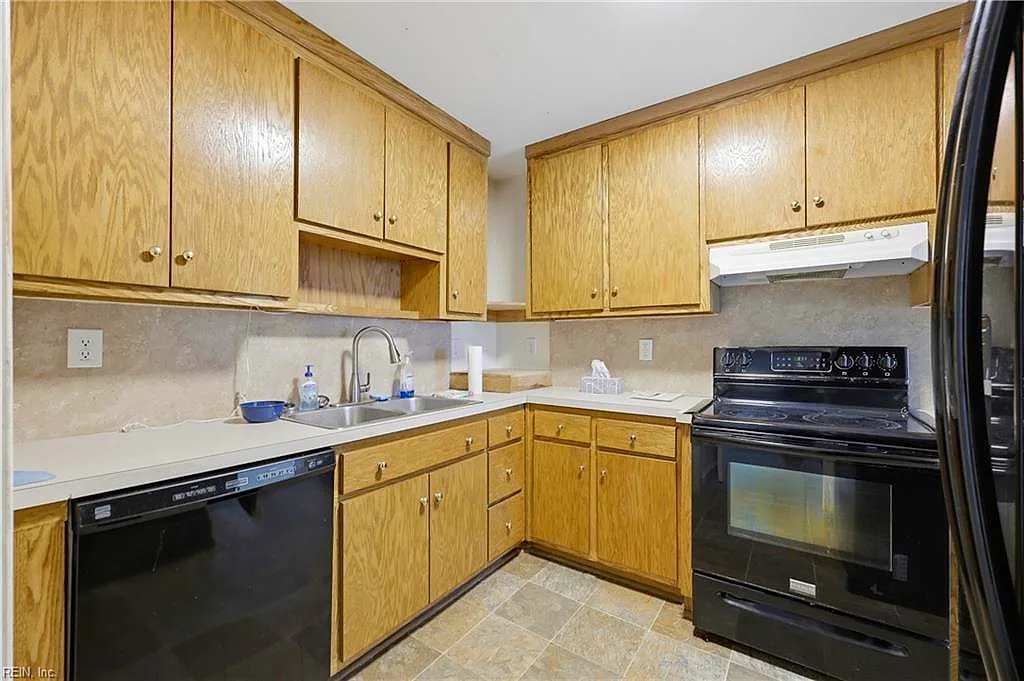 6 Thornrose Ave, Hampton — photo