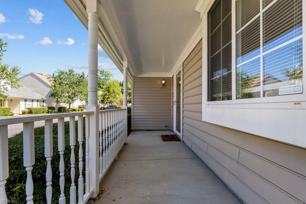 1313 Duchess Of York Quay, Chesapeake — photo