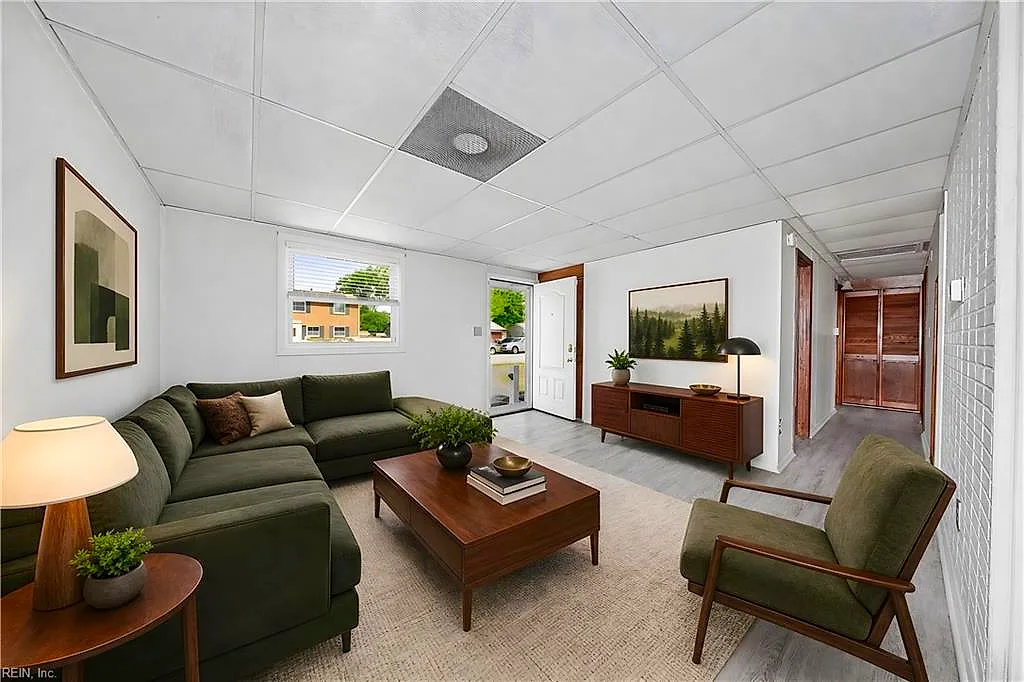 1930 Demetro Dr, Hampton — photo