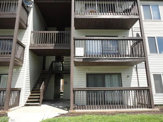 8 Wells CT, HAMPTON VA 23666