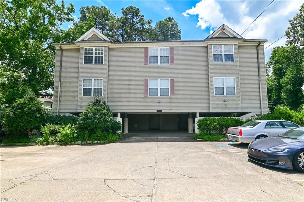 2557 Oconee AVE #301, VIRGINIABEACH VA 23454
