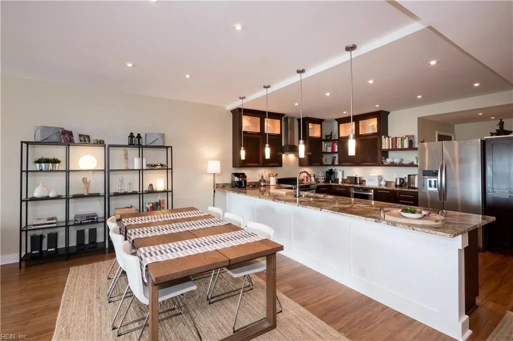 215 Brooke Ave #510, Norfolk — photo