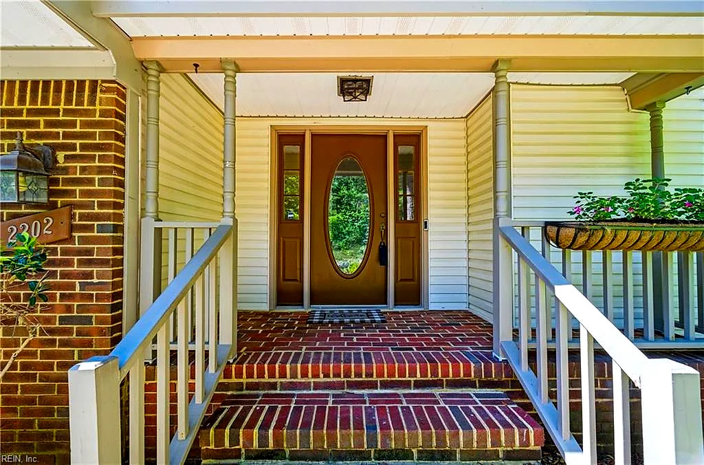 2202 Buckingham Grn, Newport News — photo