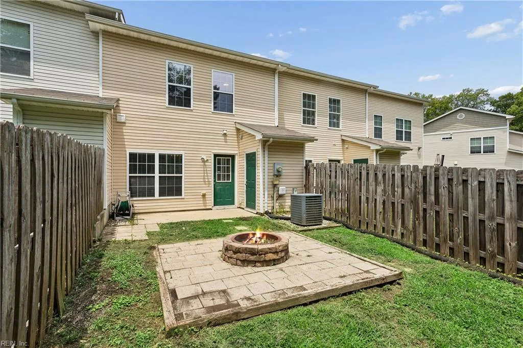 1933 Algonquin Trl, Williamsburg — photo
