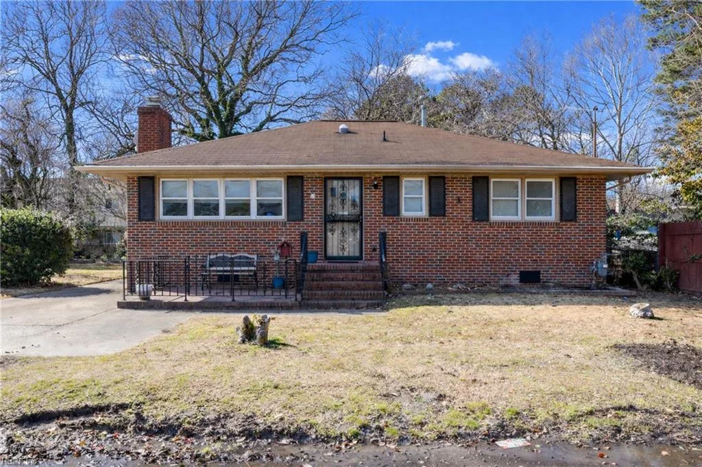 55 Calhoun ST, HAMPTON VA 23669