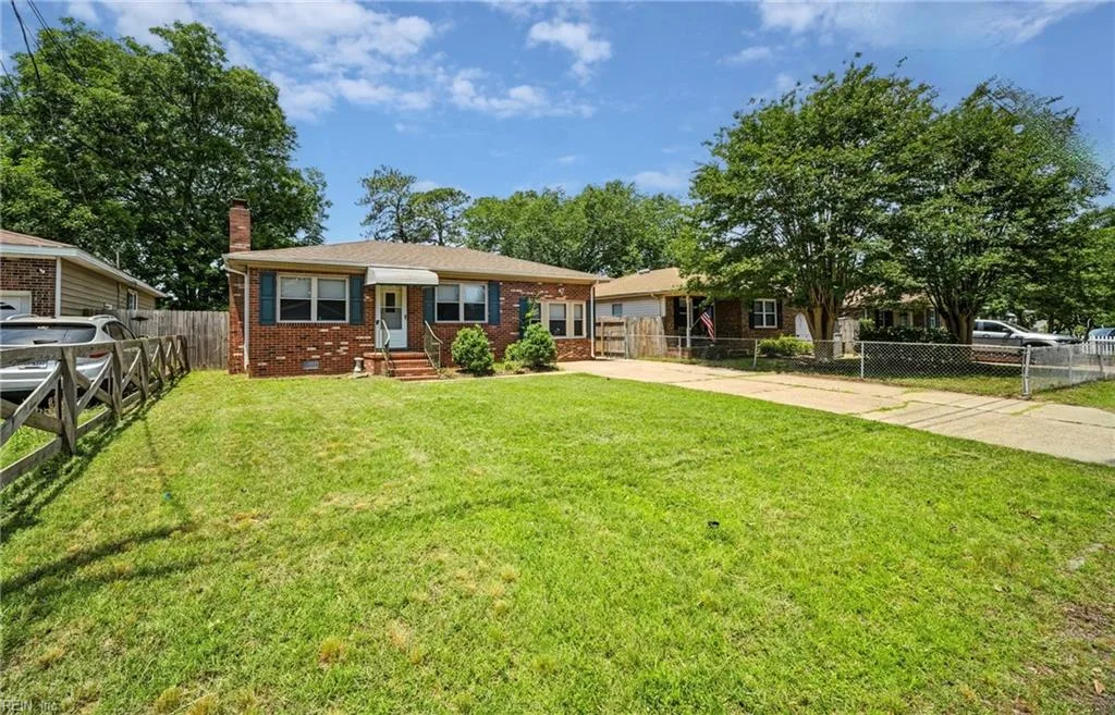 1425 Philmont AVE, CHESAPEAKE VA 23325