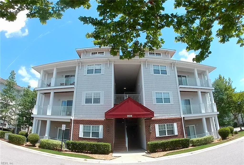 908 Southmoor Dr #303, Virginia Beach — photo