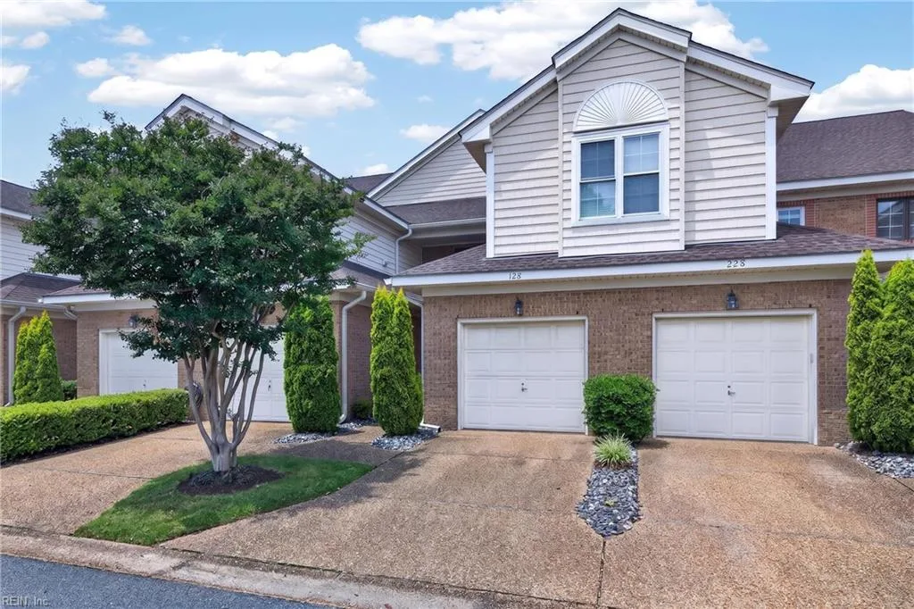 128 Genoa DR #19, HAMPTON VA 23664