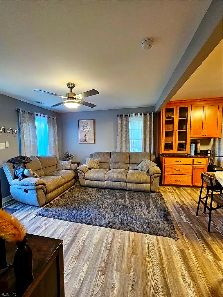 330 Shawen Dr, Hampton — photo