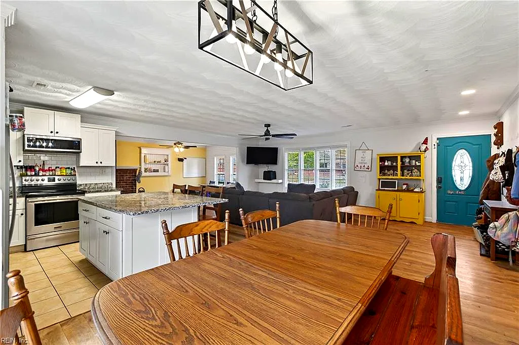 517 Catalpa Dr, Newport News — photo