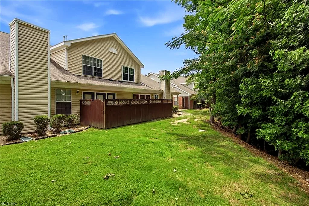 713 Oak Mill Ln, Newport News — photo