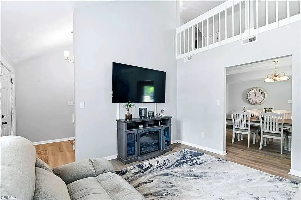 3 Kenilworth Dr, Hampton — photo