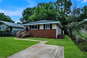 1820 Bay Ave, Hampton — photo