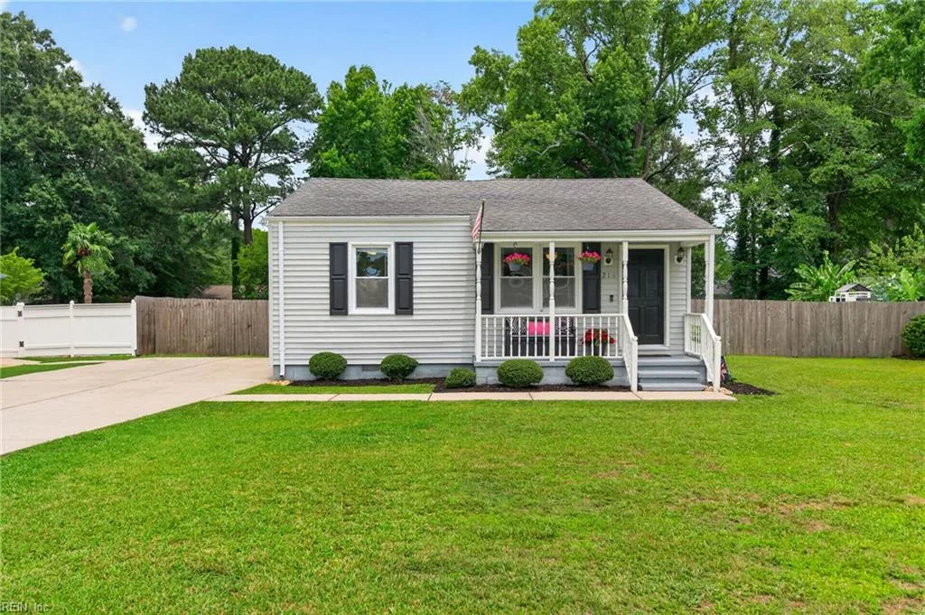 216 Marion DR, CHESAPEAKE VA 23322