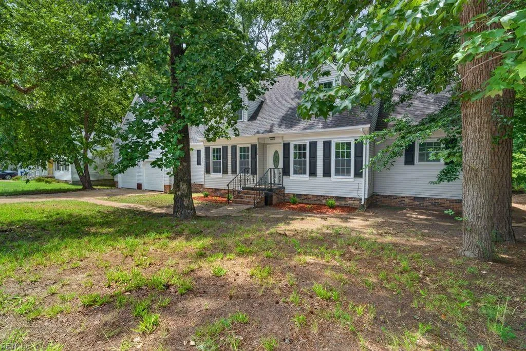 112 W Rexford DR, NEWPORTNEWS VA 23608