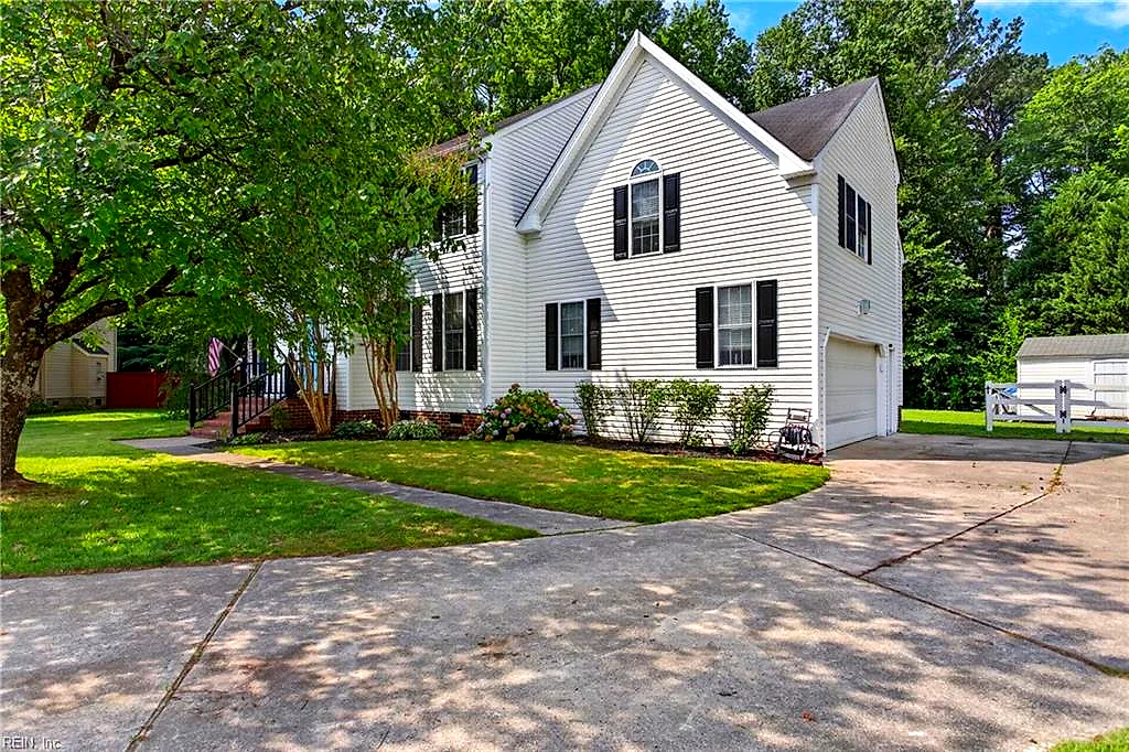 700 Sarasota Arch, Chesapeake — photo