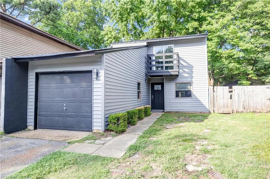 8 Glouchester CIR, CHESAPEAKE VA 23320
