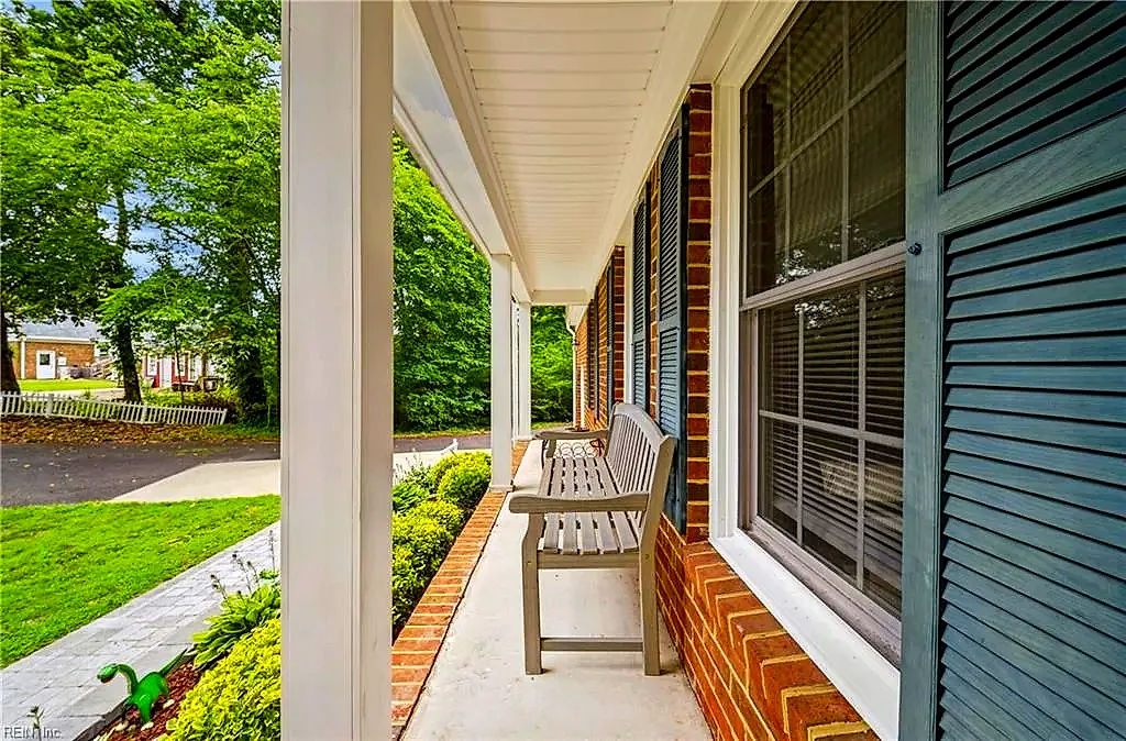 1345 Oak Ridge Dr, Chesapeake — photo