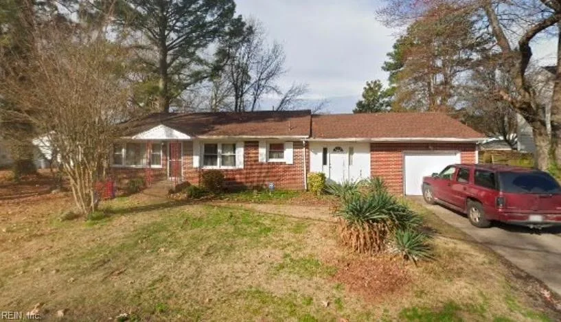49 Salem ST, HAMPTON VA 23669