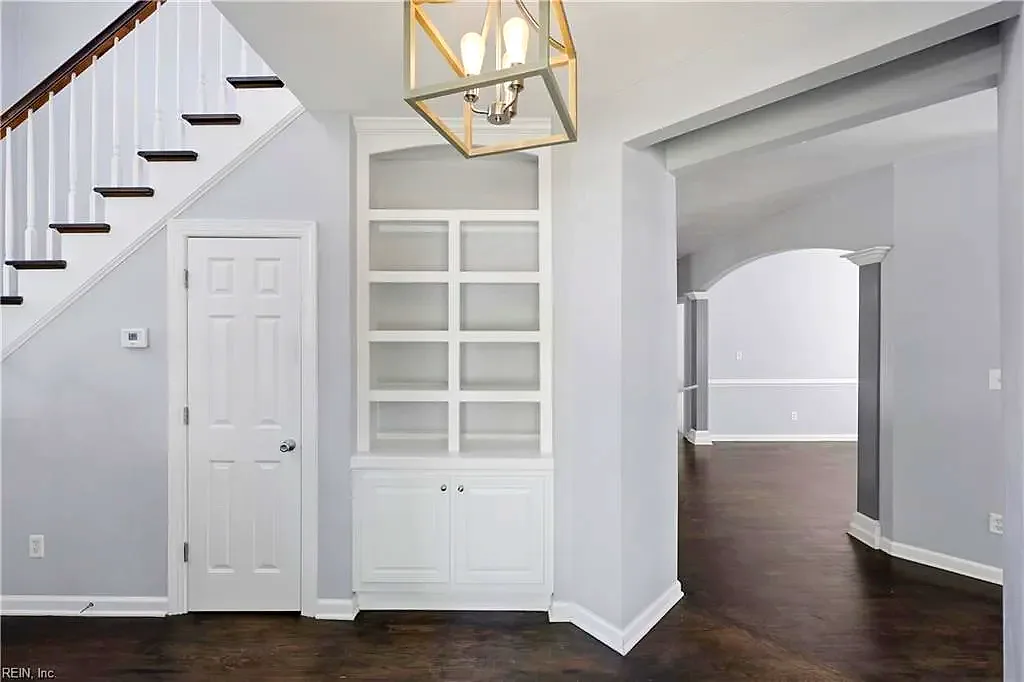 1443 Melrose Pw, Norfolk — photo
