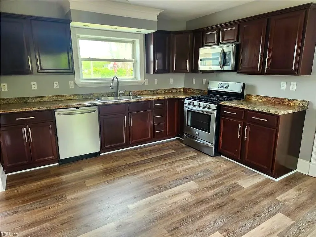 547 Leonard Rd, Norfolk — photo