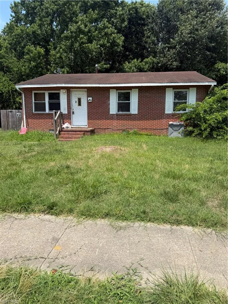 47 Lacrosse ST, HAMPTON VA 23663