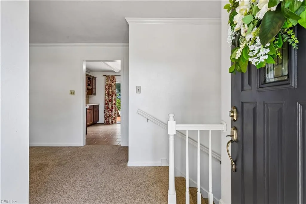 112 Drummonds Way, Hampton — photo
