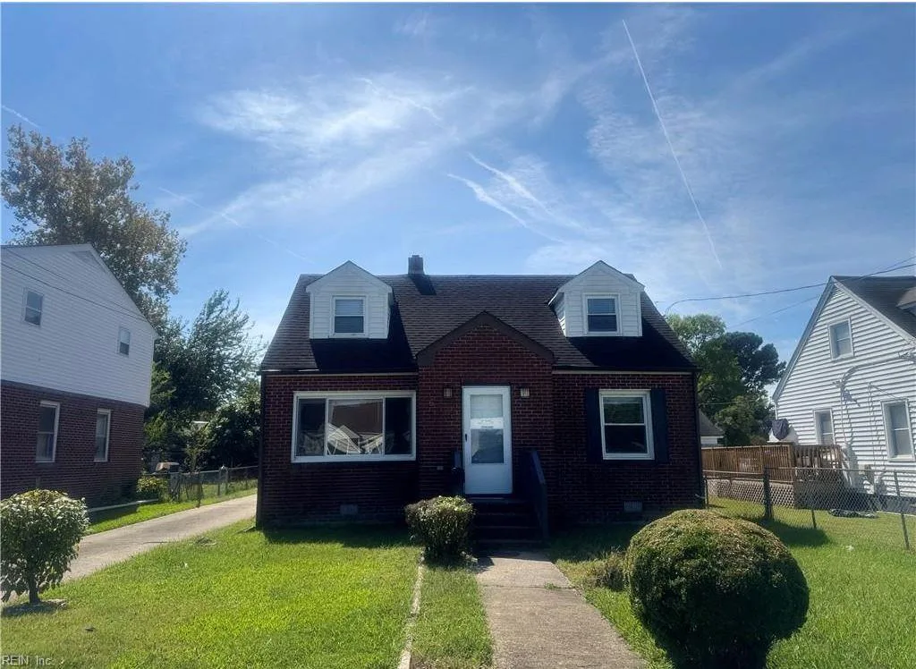 635 Newport News AVE, HAMPTON VA 23669