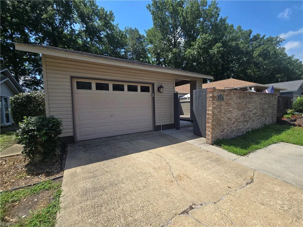 4237 Smokey Lake DR, VIRGINIABEACH VA 23462