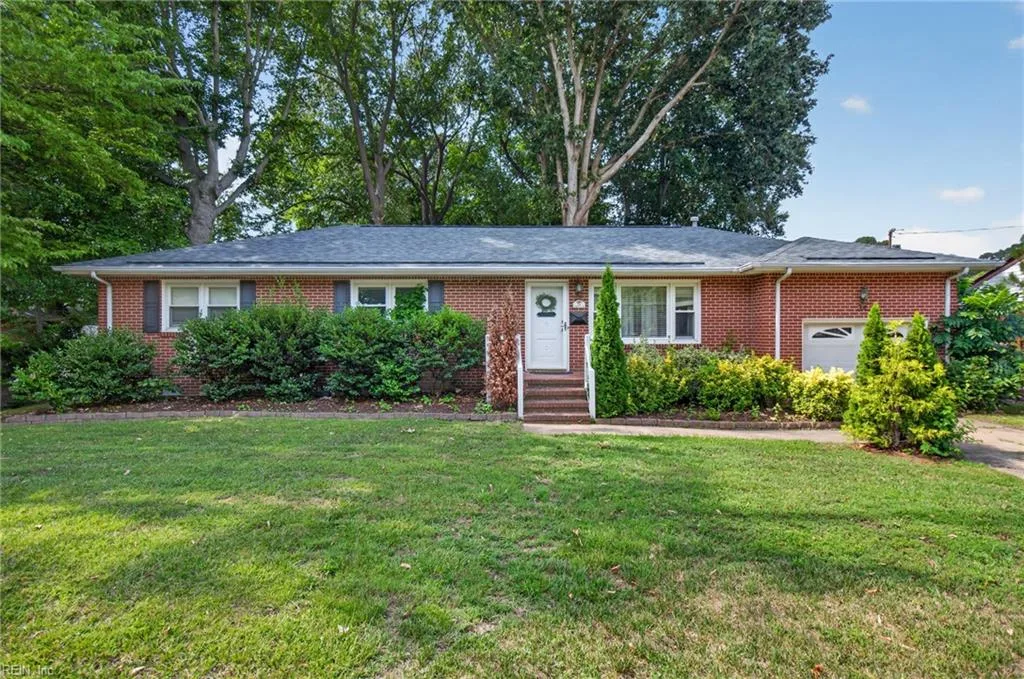 34 Roberta DR, HAMPTON VA 23666