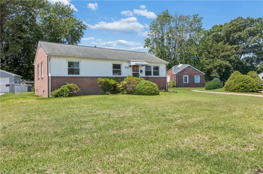 23 Berkley DR, HAMPTON VA 23663